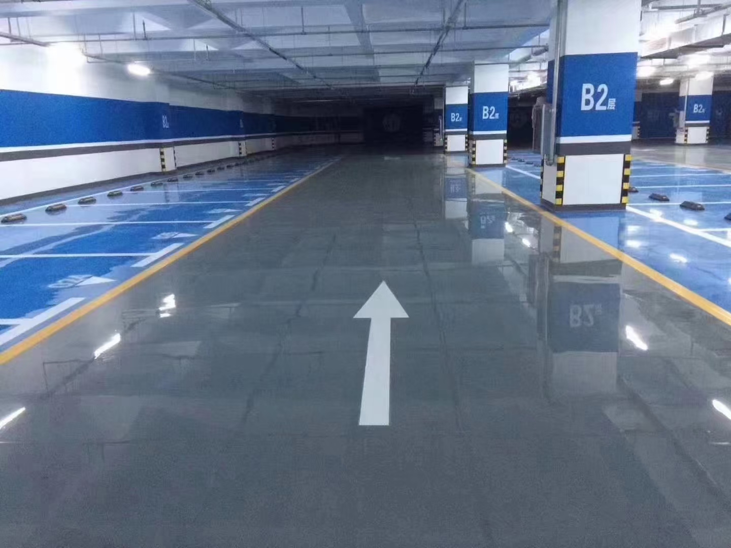 无溶剂和溶剂型环氧地坪漆施工特点