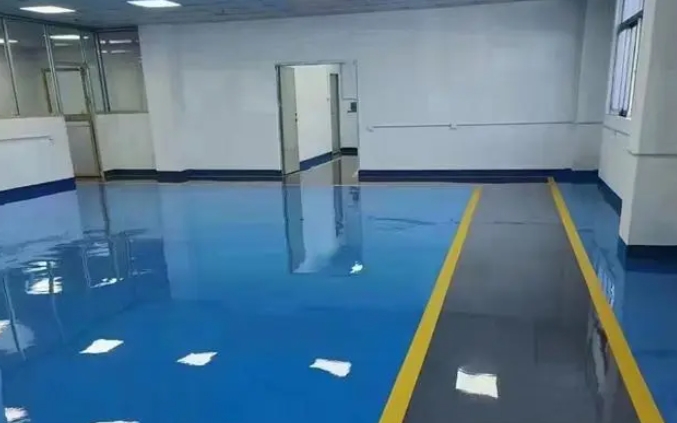 施工环氧地坪时出现透底是什么原因？